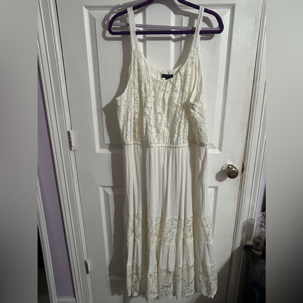 Lane Bryant 26/28 sleeveless white/off-white lace maxi dress